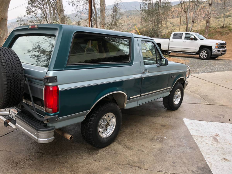 Illustration for article titled At $7,900, Would It Take Wild Horses To Drag You Away From This 1996 Ford Bronco XLT?